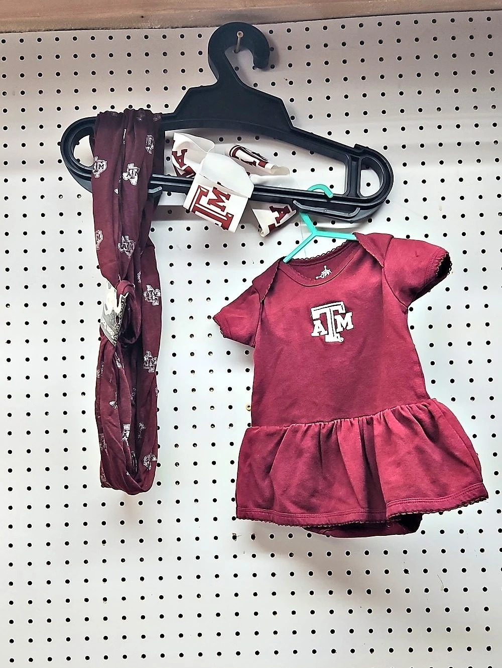 Creative Knitwear Texas A&M  Infant Dress 3MTHS, NWT SCARF & hair Clip Bow